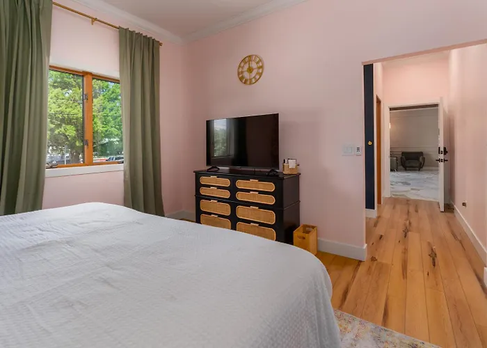 Whole Rental! 5 King Beds, 2 Hot Tubs Hotel *